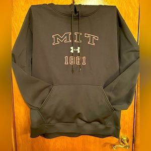 M I T pull hoodie